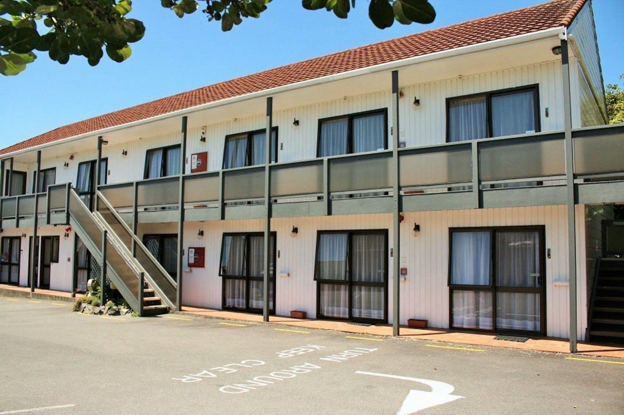 88 Wallace Court Motel Wellington Extérieur photo