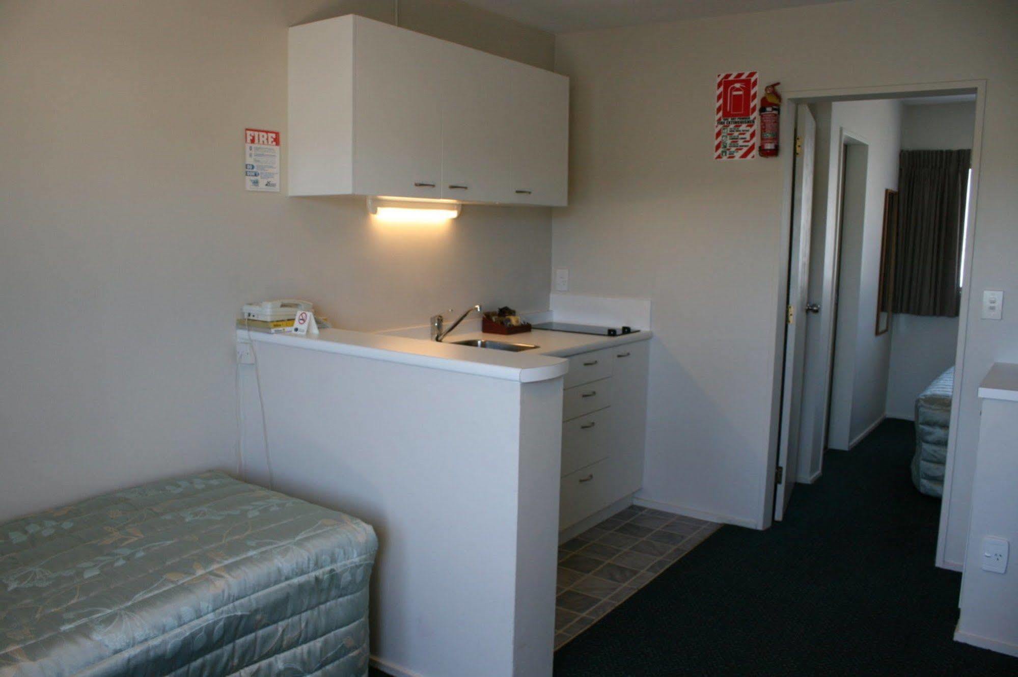 88 Wallace Court Motel Wellington Extérieur photo